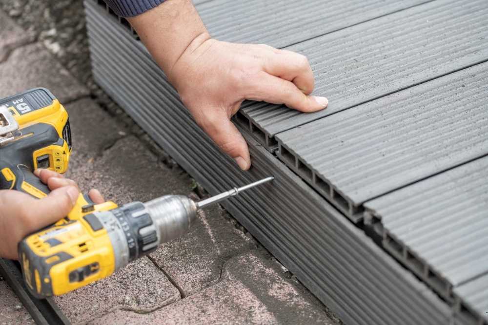 The #1 Mistake San Antonio Homeowners Make When Choosing Composite Decking (And How to Avoid It)
